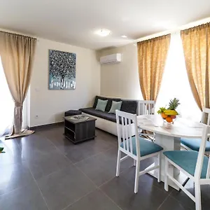  Apartman Leondori